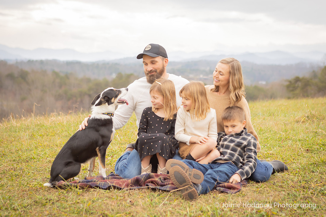 Outdoor Fun Family Portrait Session