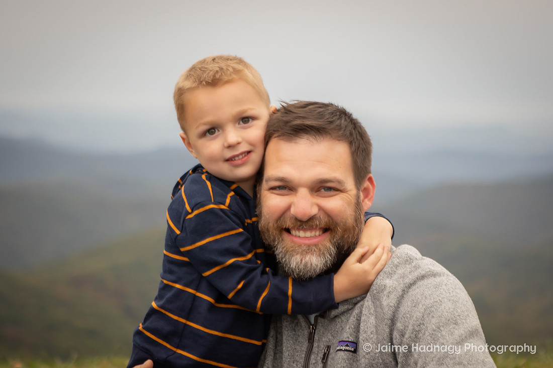 Family Photoshoot in the Mountains with Lots of Kids | Asheville Photographer