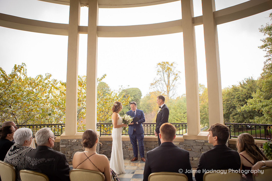 Getting Ready Wedding Photos at The Inn at Biltmore Estate | Asheville Photographer