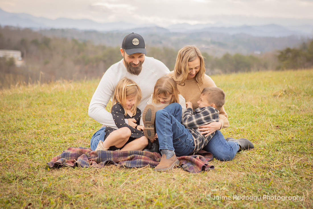 Outdoor Fun Family Portrait Session