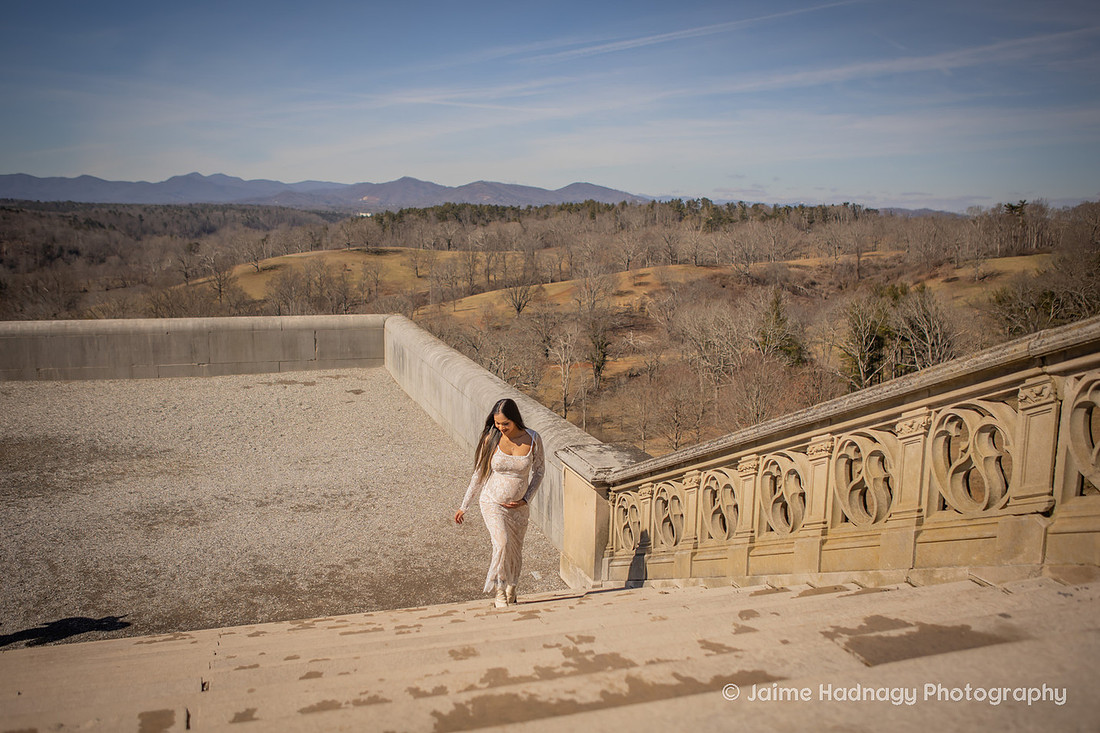 Stunning Maternity Photos in Asheville
