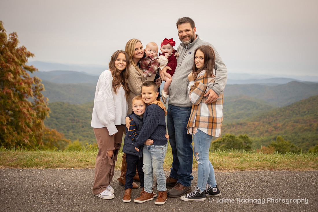 Family Photoshoot in the Mountains with Lots of Kids | Asheville Photographer