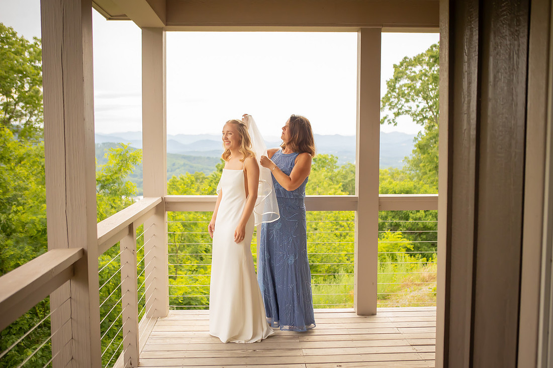 Small Intimate Wedding | Asheville Elopement Photographer | VRBO Wedding