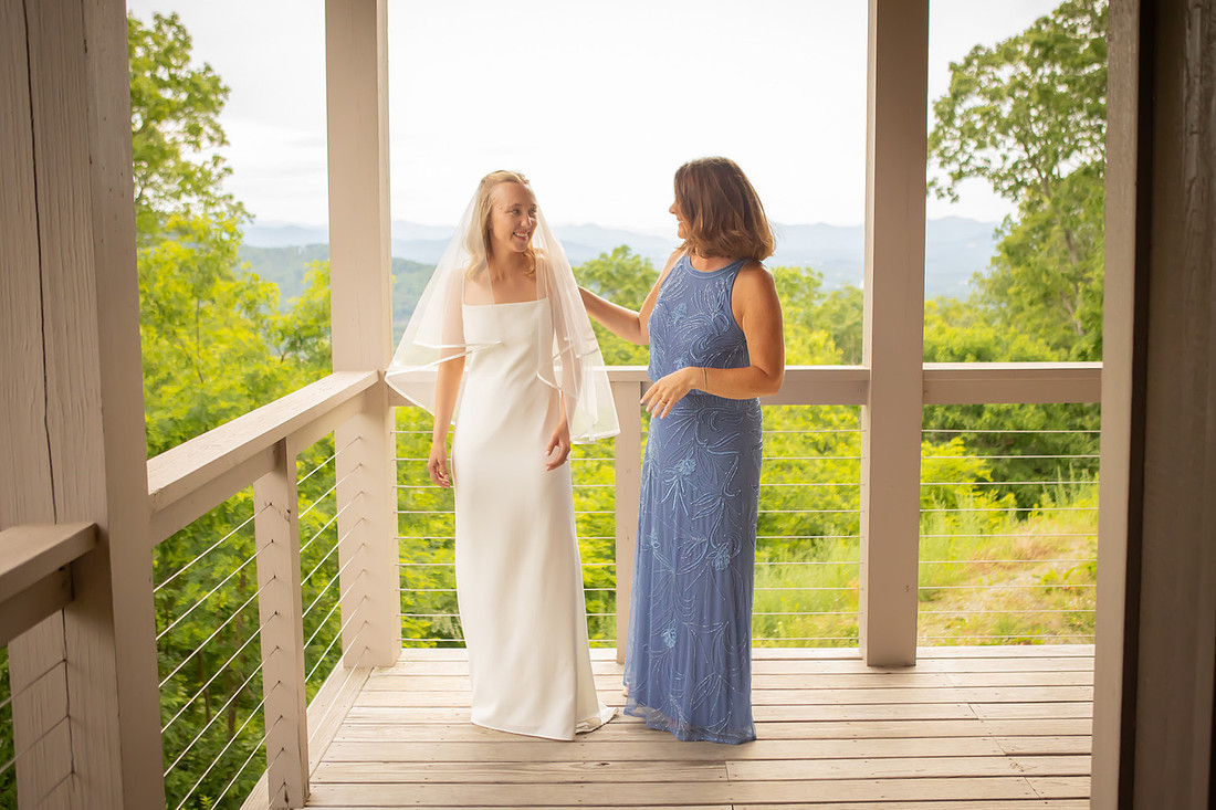 Small Intimate Wedding | Asheville Elopement Photographer | VRBO Wedding