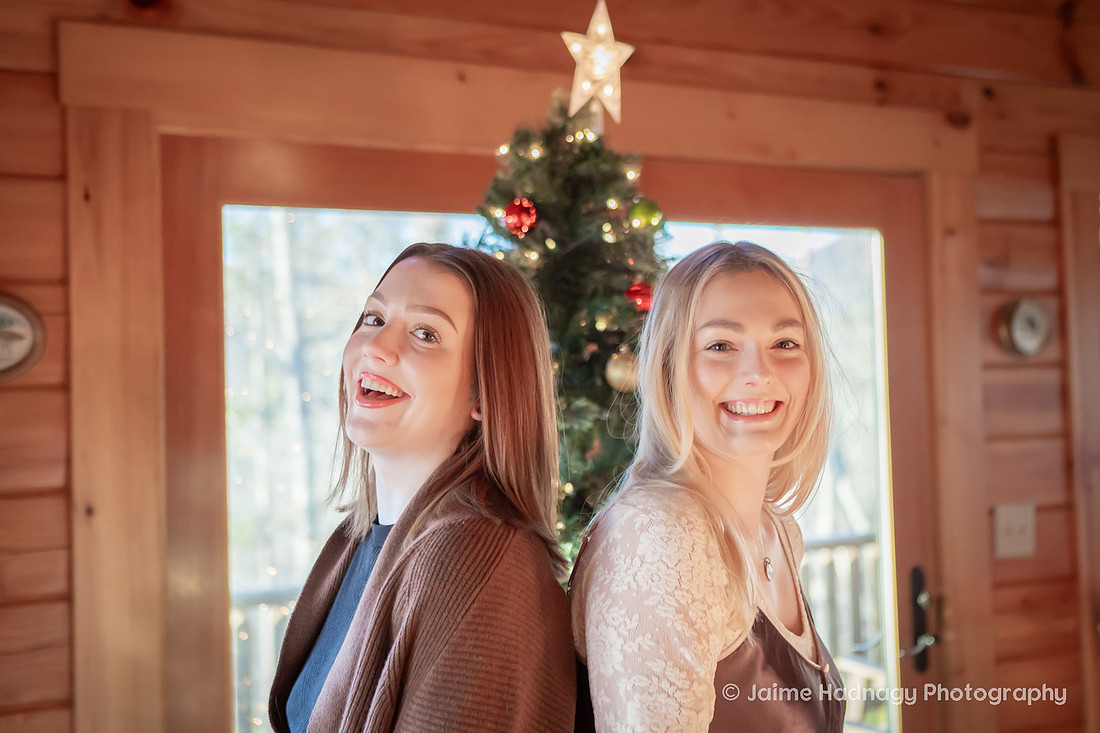 Christmas Tree Family  Pictures | NC Photographer