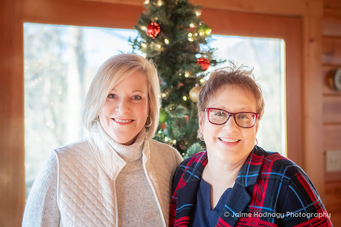 Christmas Tree Family  Pictures | NC Photographer