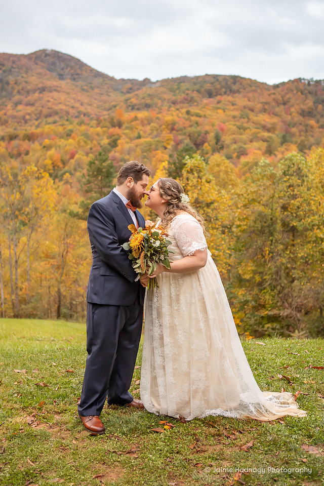 Wedding Photographer in Asheville Mountains | Beautiful Fall Leaves