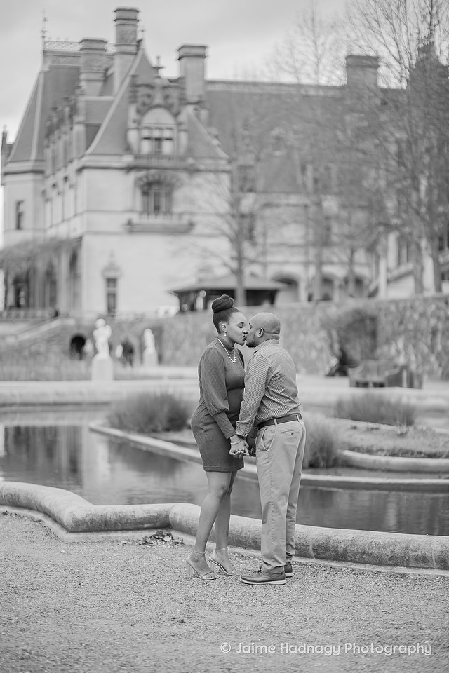 Biltmore Estate Photographer | Asheville Engagement Photos