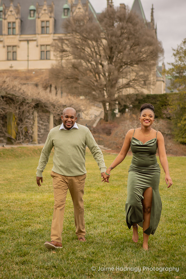 Winter Engagement Photos at The Biltmore Estate | Asheville Photographer