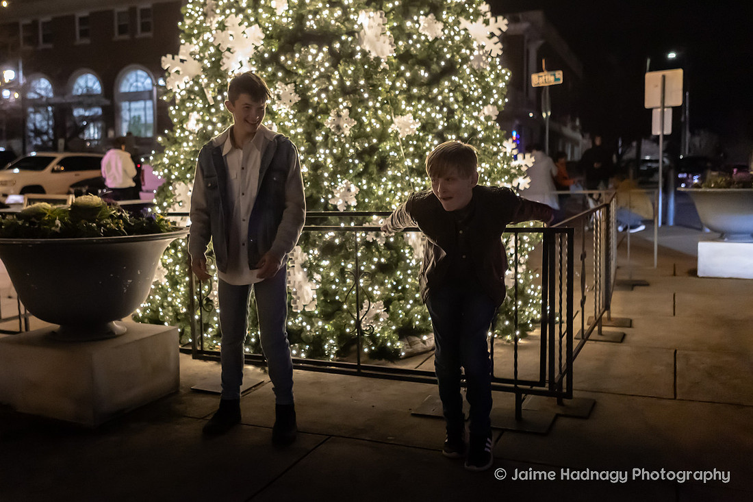 WIntertime Evening Family Photoshoot in Downtown Asheville with Christmas Lights
