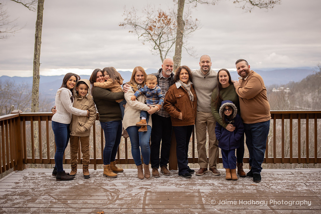Winter Family Reunion Photoshoot in the mountains of Western North Carolina | Asheville Family Photographer