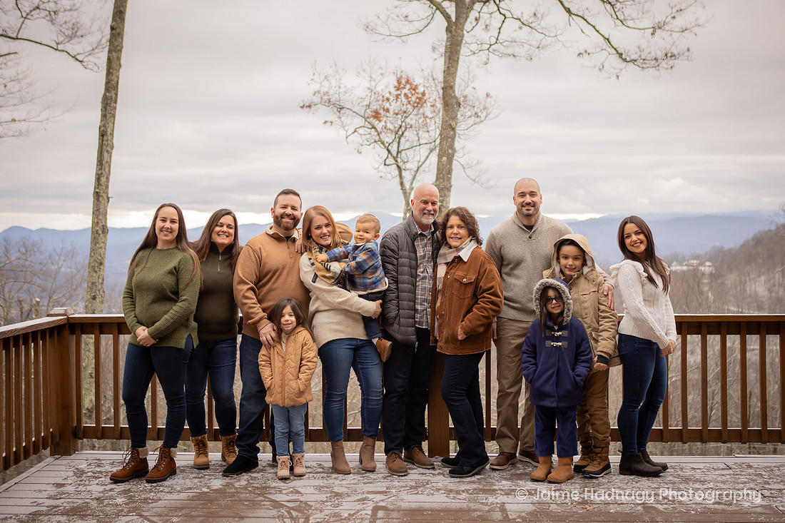 Winter Family Reunion Photoshoot in the mountains of Western North Carolina | Asheville Family Photographer