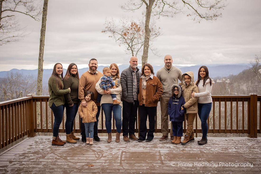 Winter Family Reunion Photoshoot in the mountains of Western North Carolina | Asheville Family Photographer