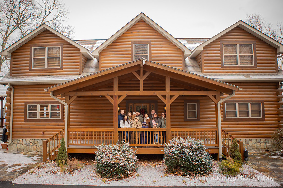 Winter Family Reunion Photoshoot in the mountains of Western North Carolina | Asheville Family Photographer