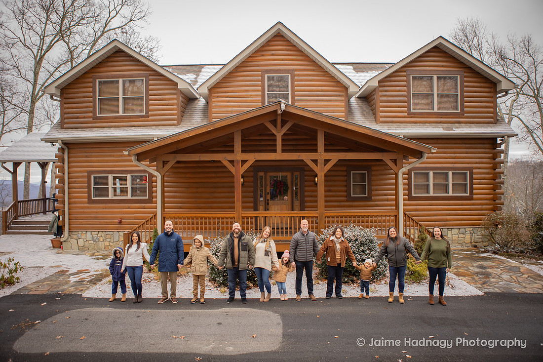 Winter Family Reunion Photoshoot in the mountains of Western North Carolina | Asheville Family Photographer