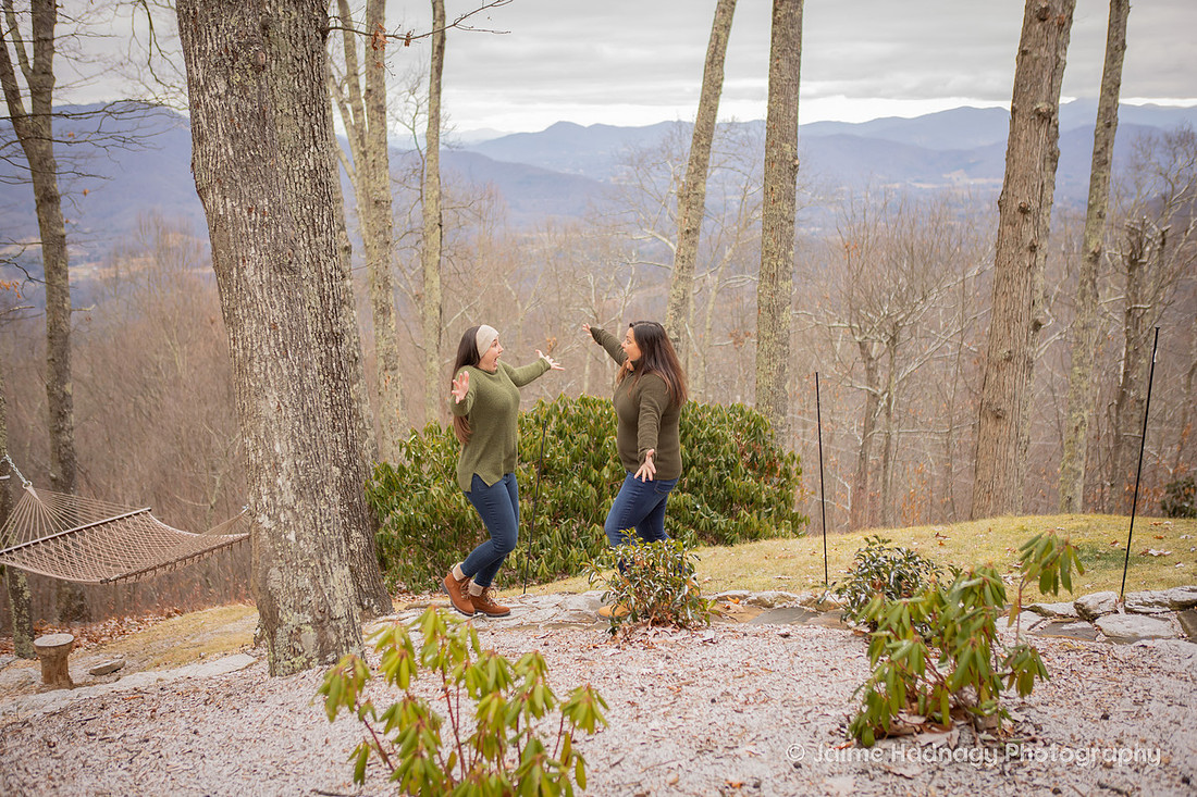Winter Family Reunion Photoshoot in the mountains of Western North Carolina | Asheville Family Photographer