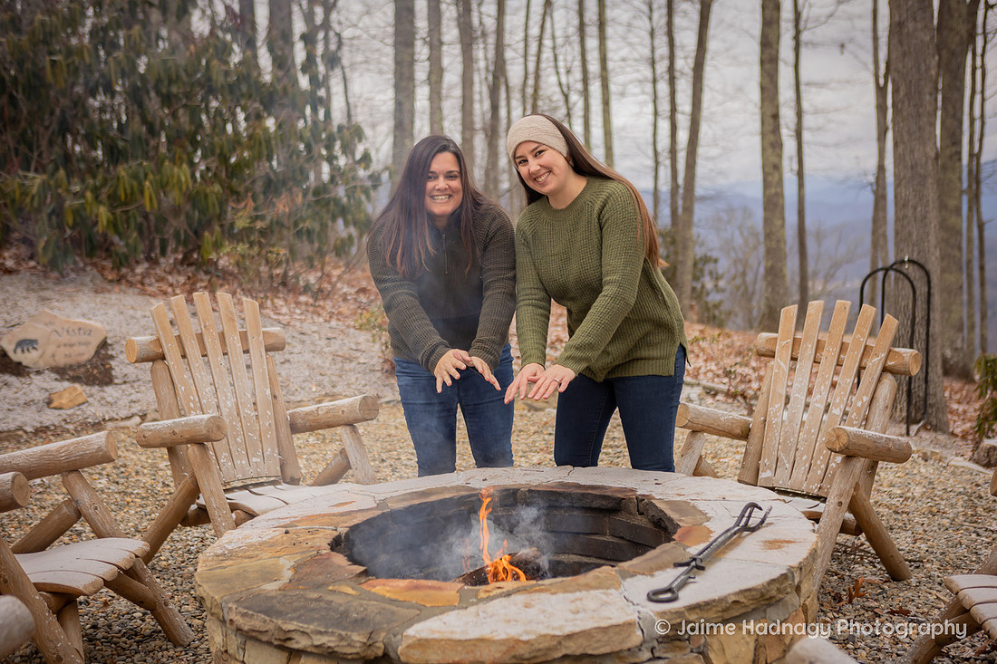 Winter Family Reunion Photoshoot in the mountains of Western North Carolina | Asheville Family Photographer