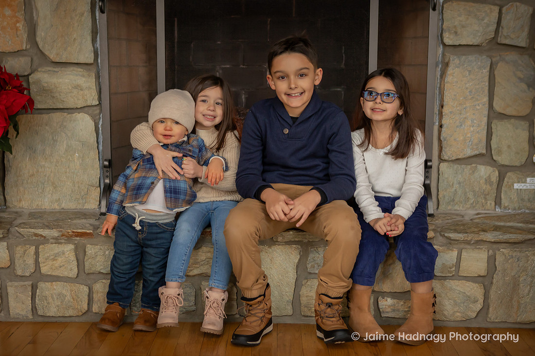 Winter Family Reunion Photoshoot in the mountains of Western North Carolina | Asheville Family Photographer