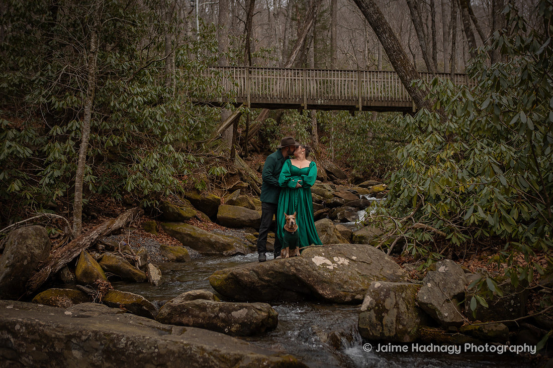 Couples Photos with Green Outfits in the Forest in Wintertime | Black Mountain Portrait Photogapher