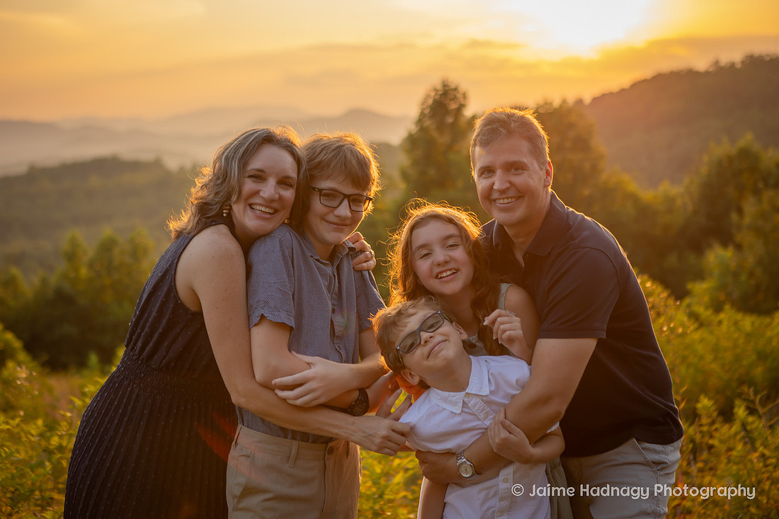 Extended Family Reunion Photos in the Mountains | Asheviile Family Photographer