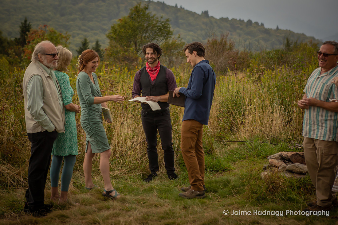 Micro Wedding in Nature | Mountain Adventure Elopement Photographer