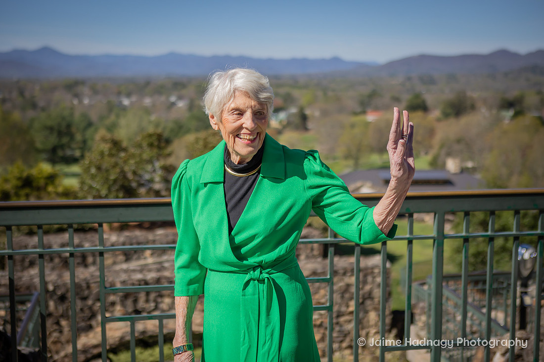 Extended Family Photos at the Omni Grove Park Inn | Asheville Photographer | 90th Birthday Party