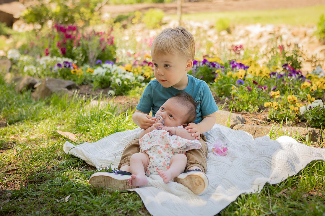 Outdoor Family Photos with Toddler and Newborn