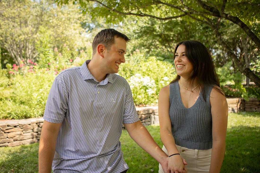 Couples Photos at Arboretum