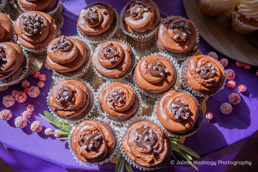 Wedding Sweet treats | Asheville Elopement Photographer