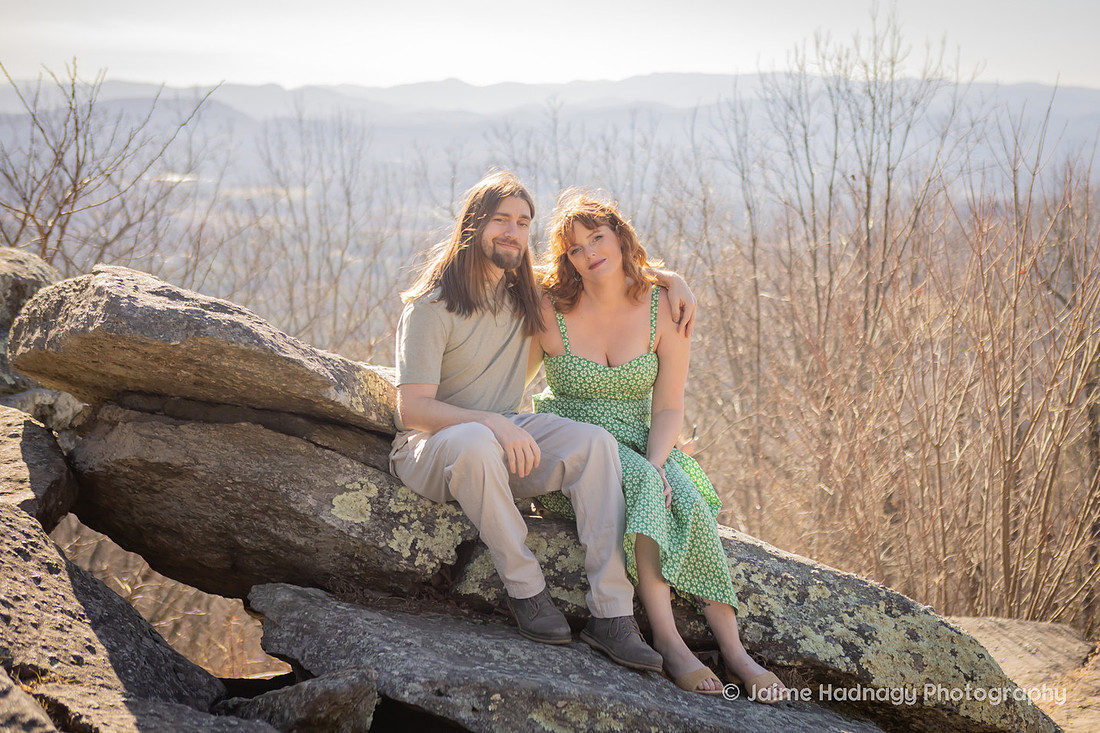 Engagement Photos at Jump Off Rock | Hendersonville Photographer