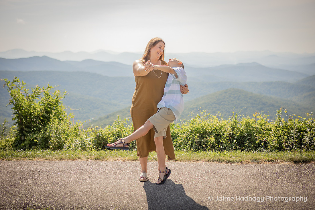 Asheville Family Photographer | Mountain Photoshoot