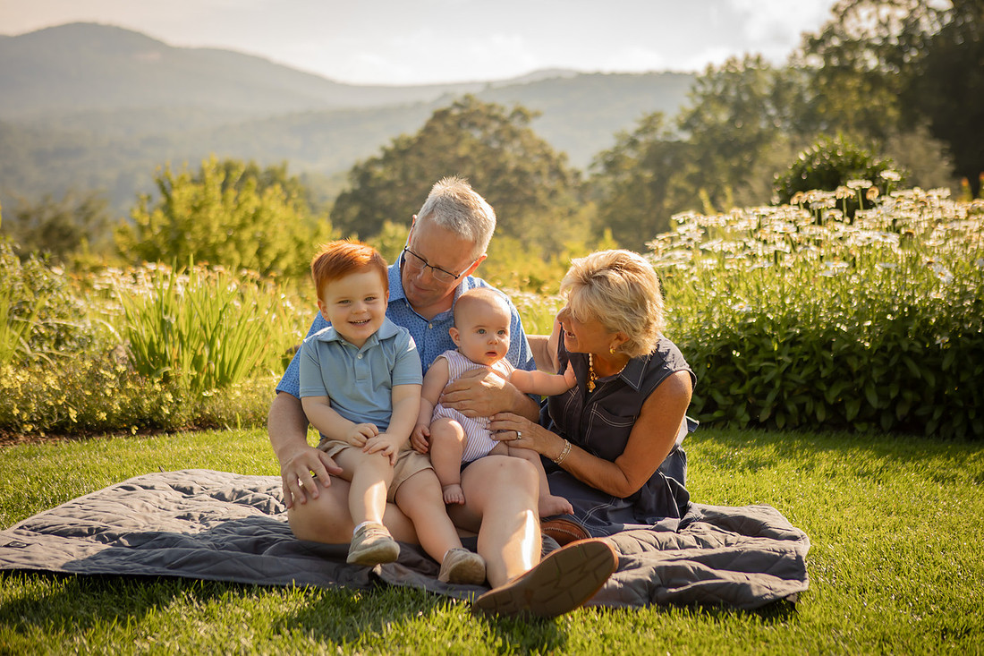 Exteneded Family Photos on Vacation | Things to do in Asheville