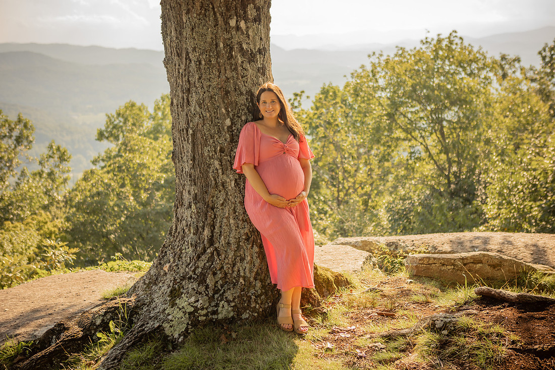 Outdoor Maternity Photos in the Mountains of Western North Carolina | Baby Photographer