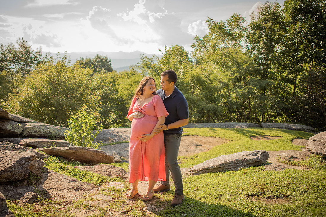 Outdoor Maternity Photos in the Mountains of Western North Carolina | Baby Photographer