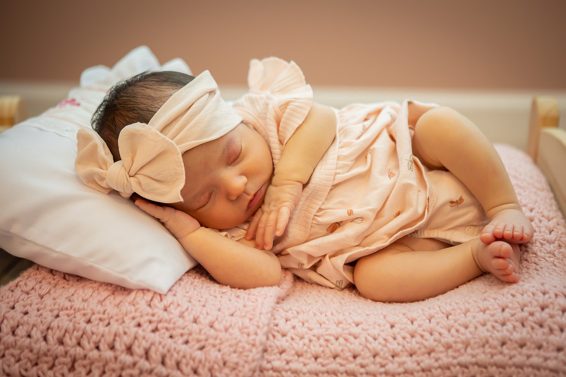 Newborn Photographer Photos with Baby and Parents