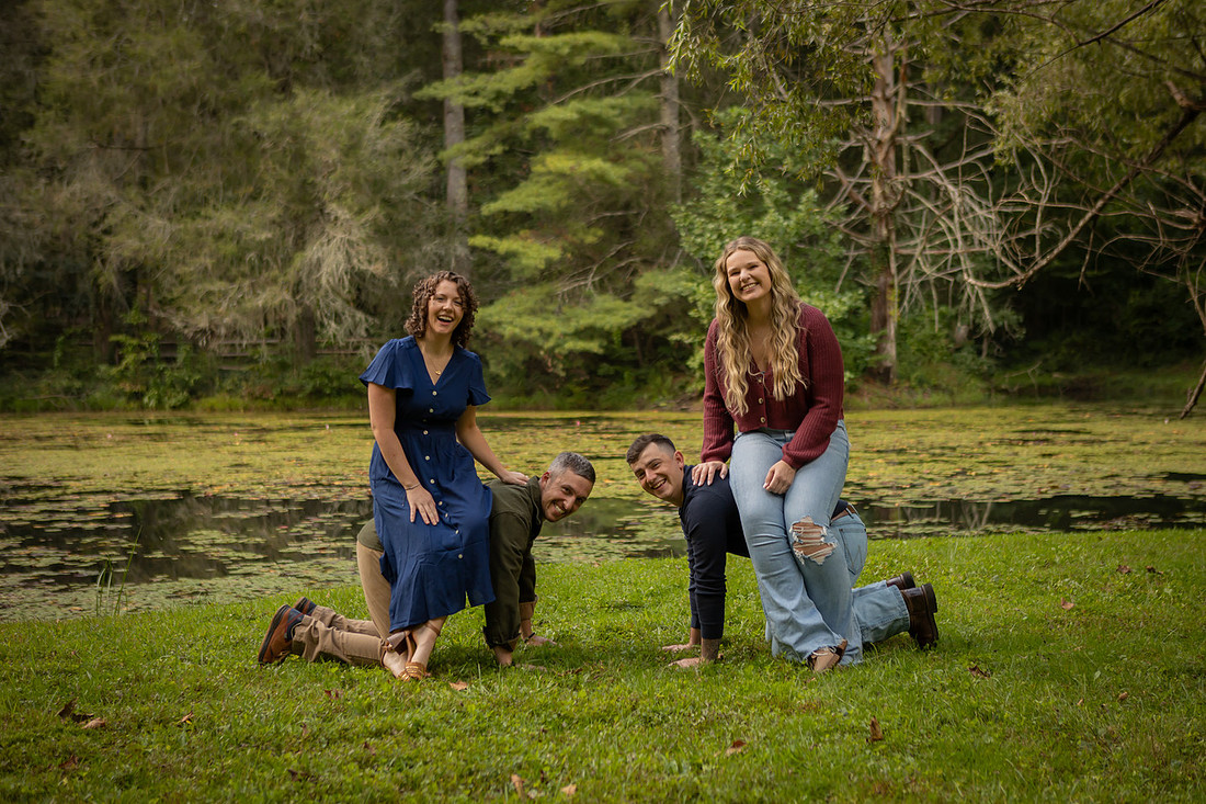Fun Outdoor Family Photos 