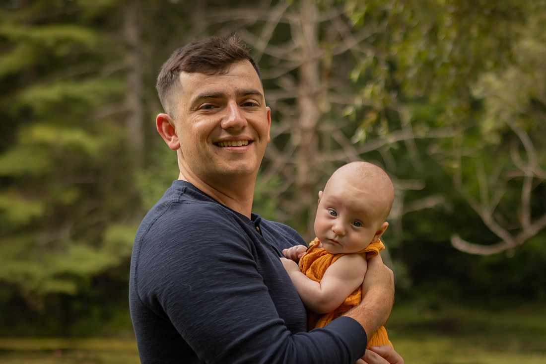 Fun Outdoor Family Photos 