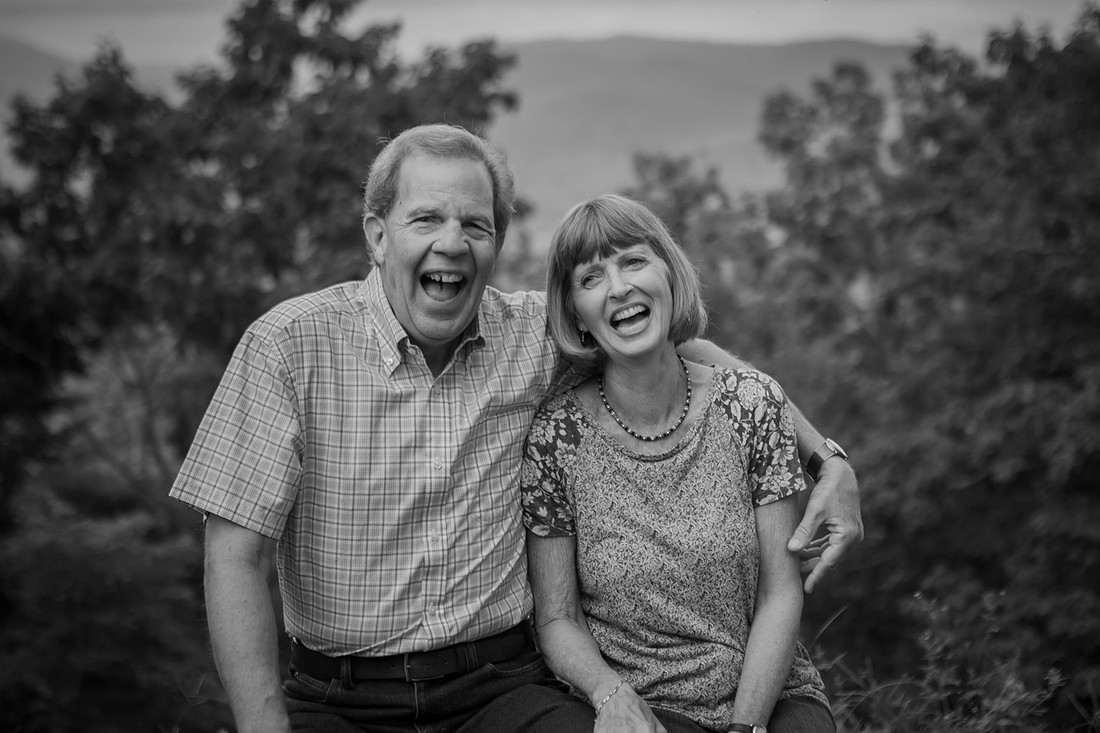 Family Photos with Grandparents and Grandkids | Asheville Hendersonville Family Photographer