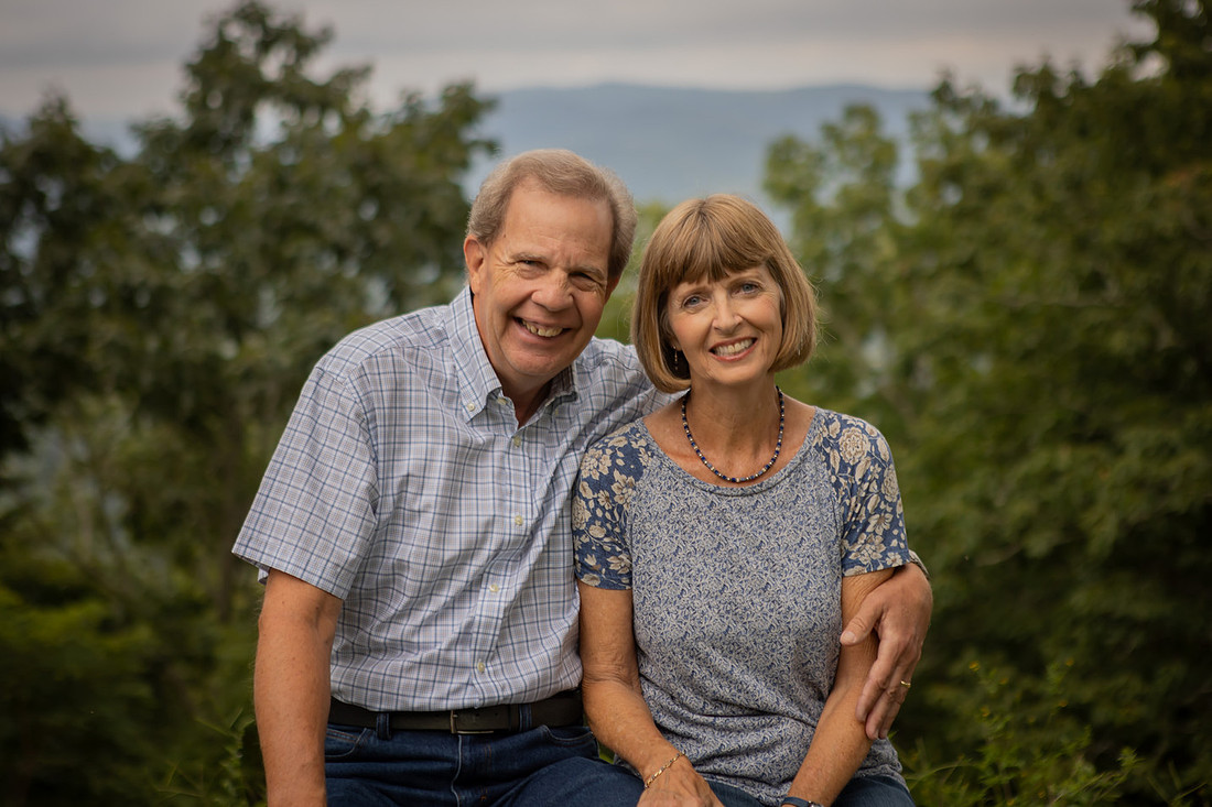 Family Photos with Grandparents and Grandkids | Asheville Hendersonville Family Photographer
