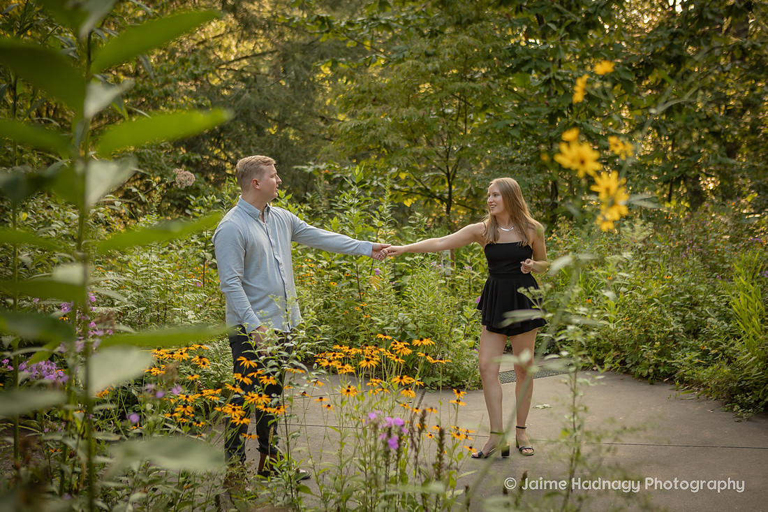 Couples Photos at Asheville Botanical Gardens
