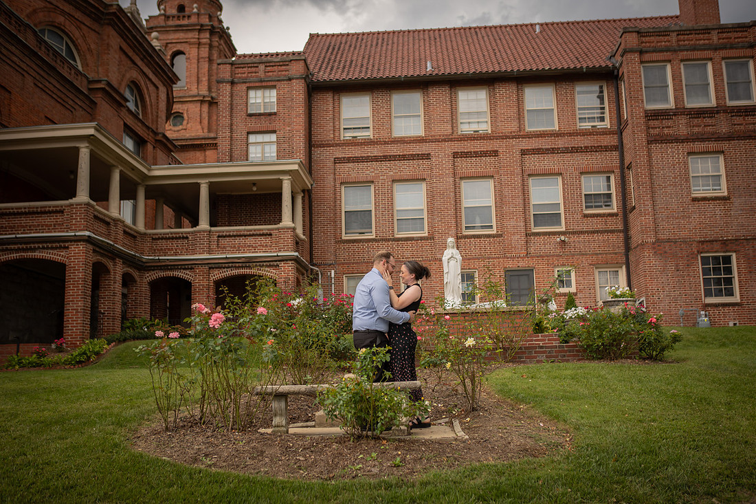Proposal behind the Basilica St. Lawrence in Asheville in the Marian Garden