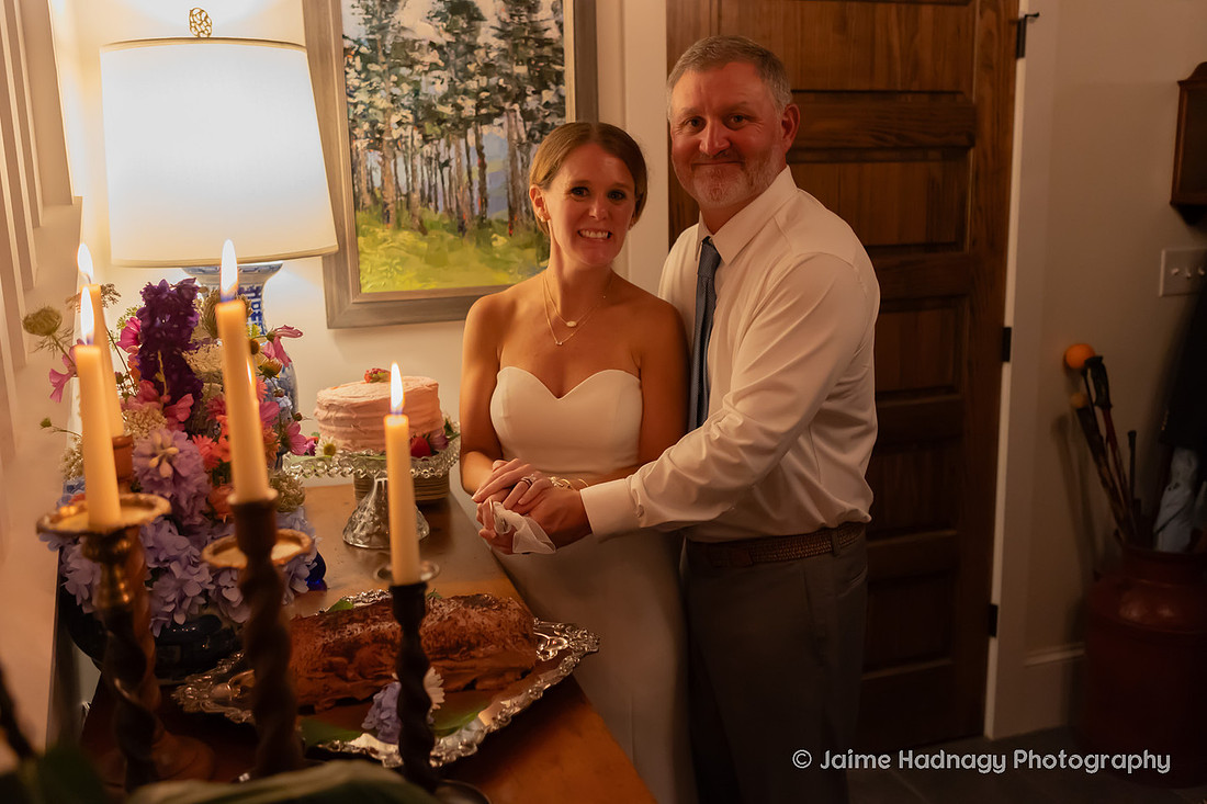 Wedding Cake Cutting Photography