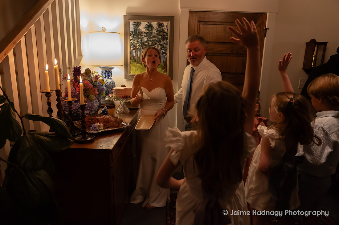 Wedding Cake Cutting Photography