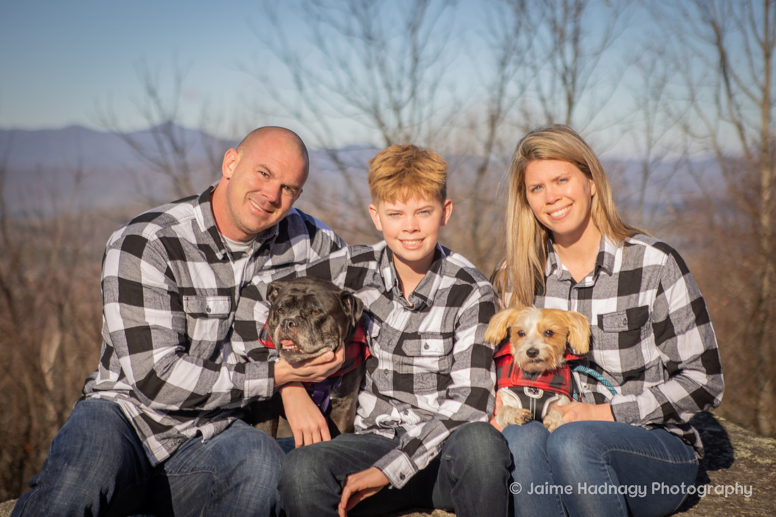 Dog Photoshoot with family in the mountains