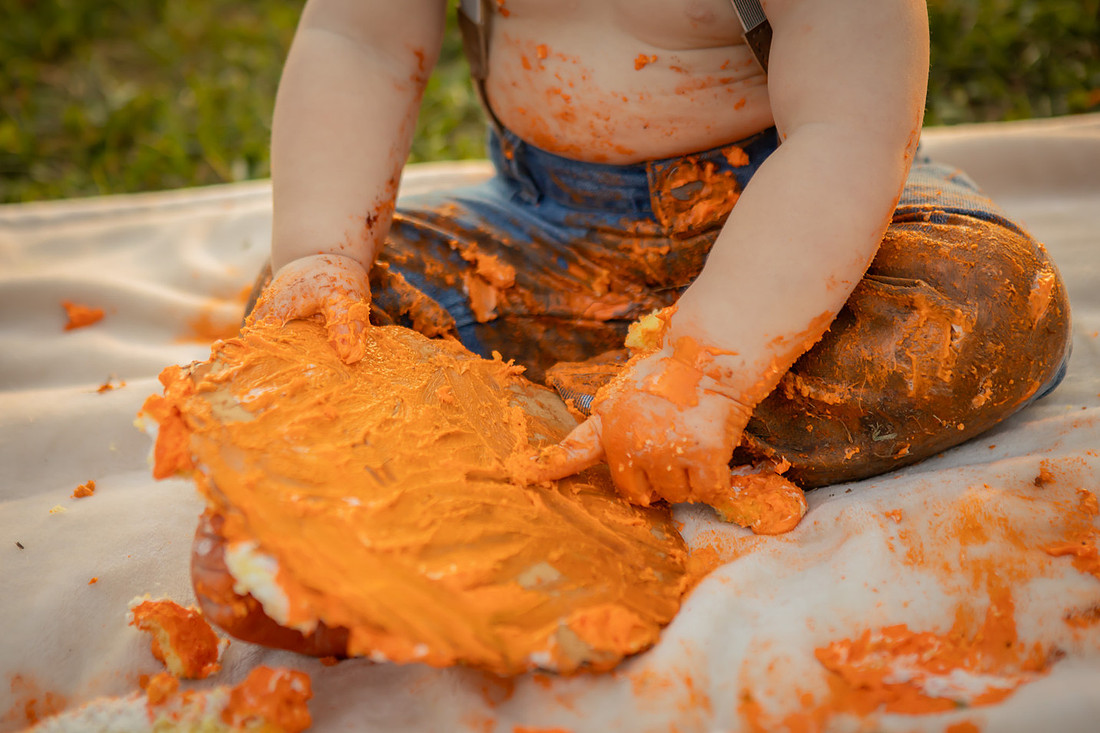 Cake Smash Photography with Pumpkin Cake Outdoors