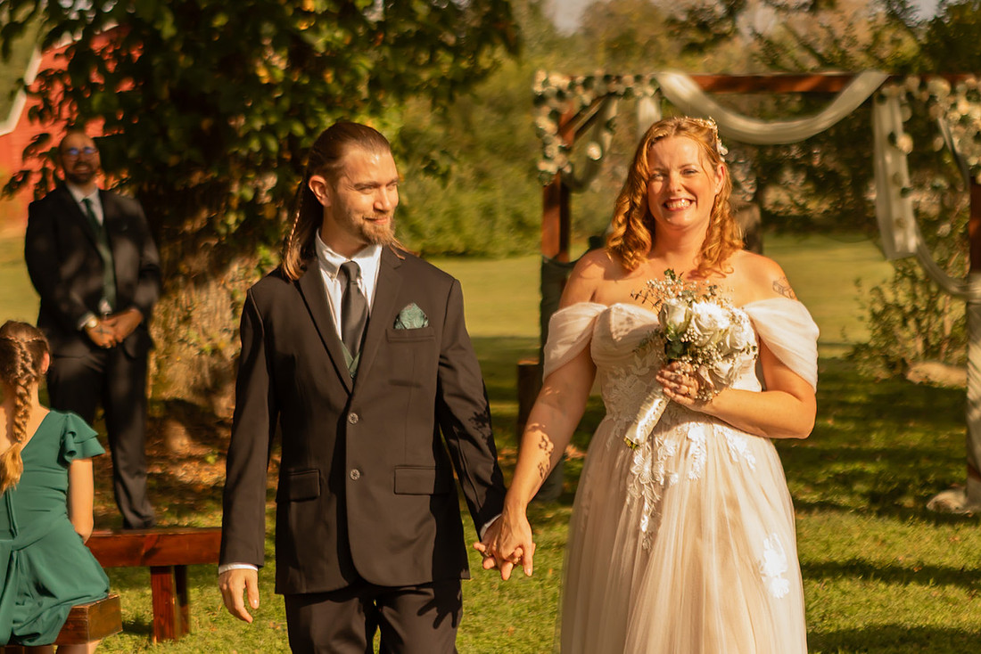 Outdoor Wedding Ceremony Photography
