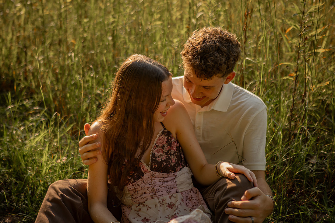 Couples Anniversary Photos in a Field