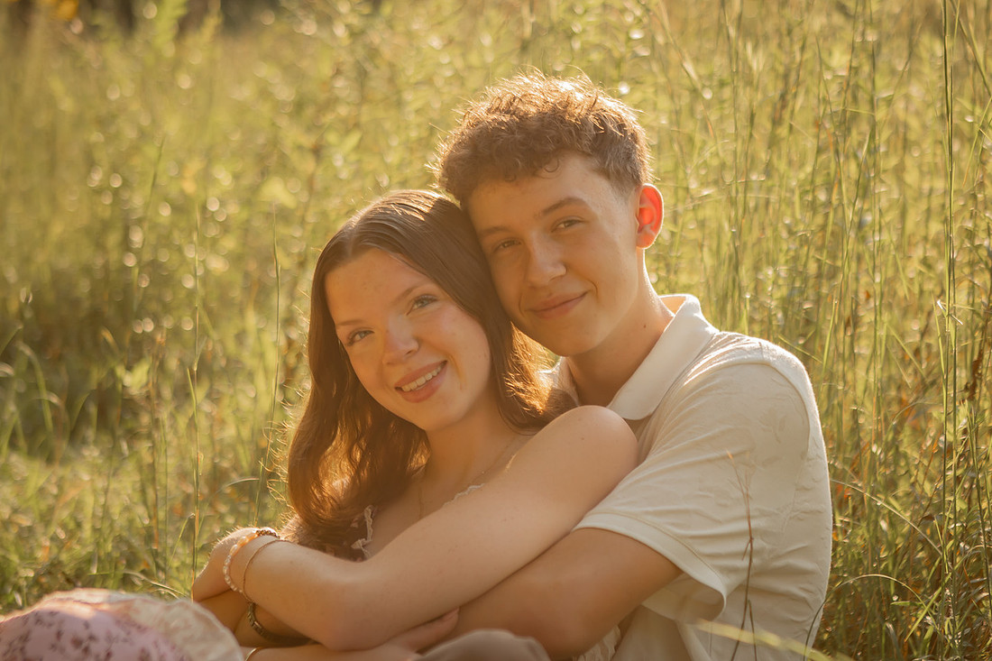 Couples Anniversary Photos in a Field