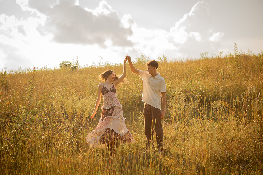 Couples Anniversary Photos in a Field