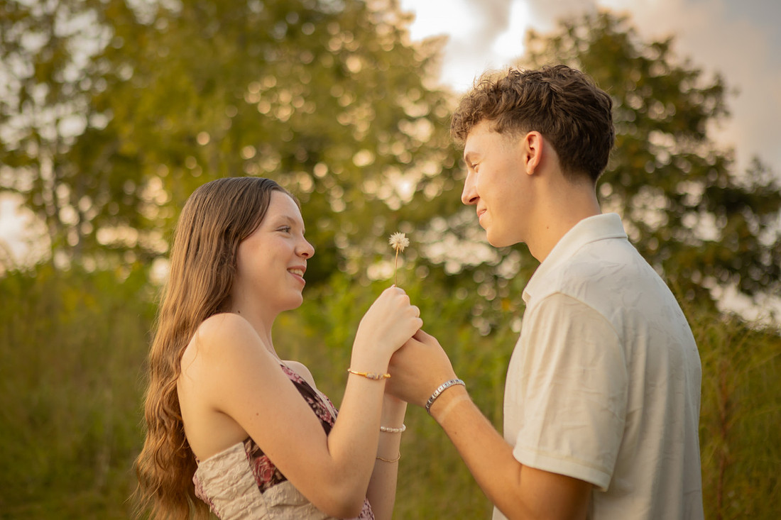 Beautiful Outdoor Couples Photos